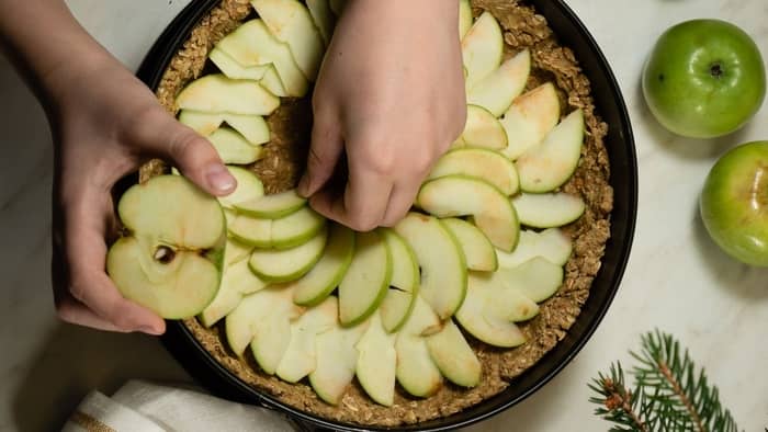 how to bake a raw frozen apple pie?