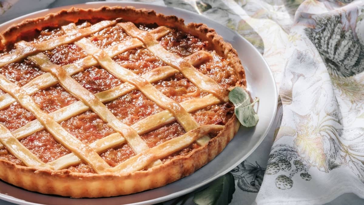 The Apple Rhubarb Pie Recipe 