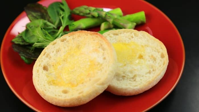  Can you toast frozen English muffins?