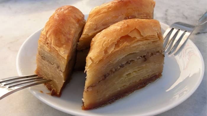  How do you keep baklava from getting soggy?