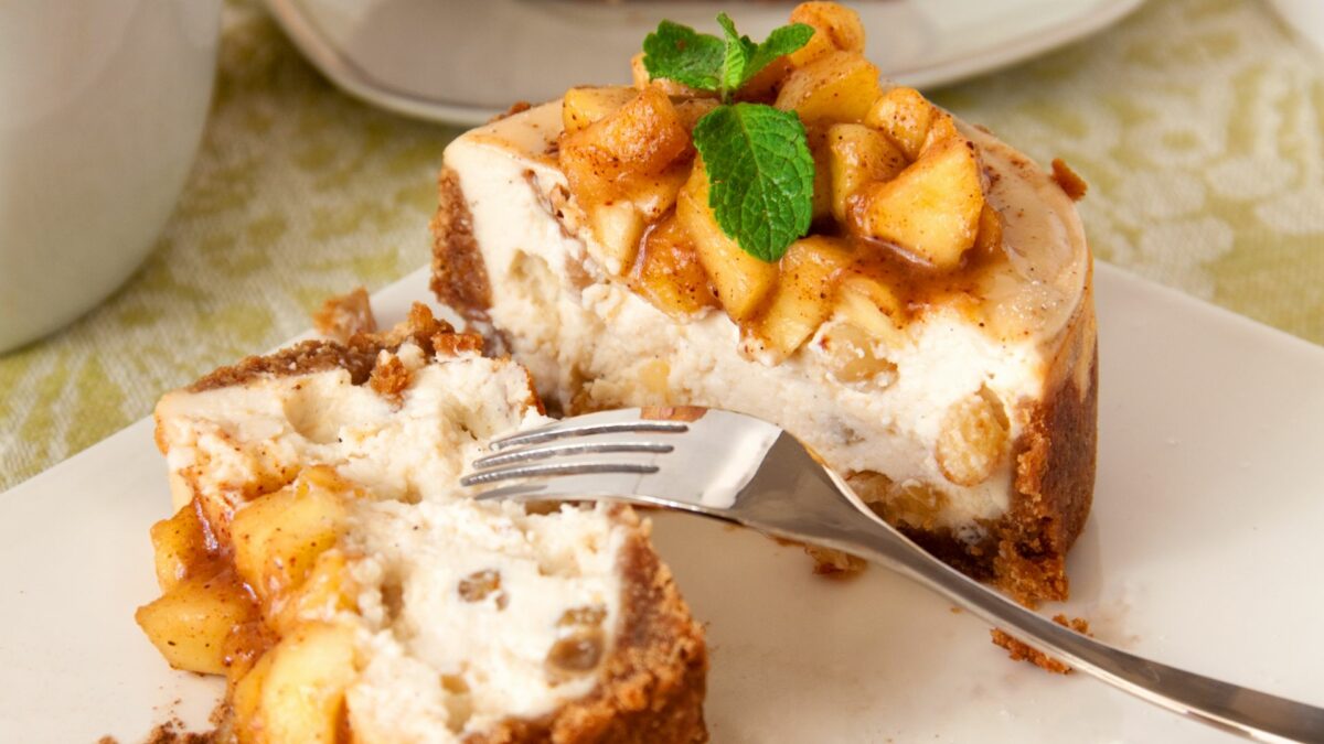 Carnival Eats Apple Pie Cheesecake Recipe - An Easy Guide